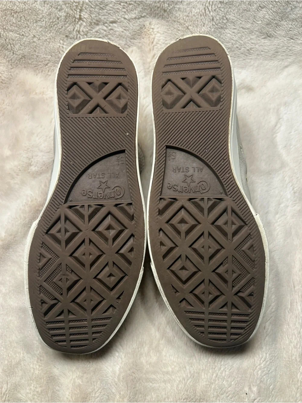 Converse women’s platform size 7.5